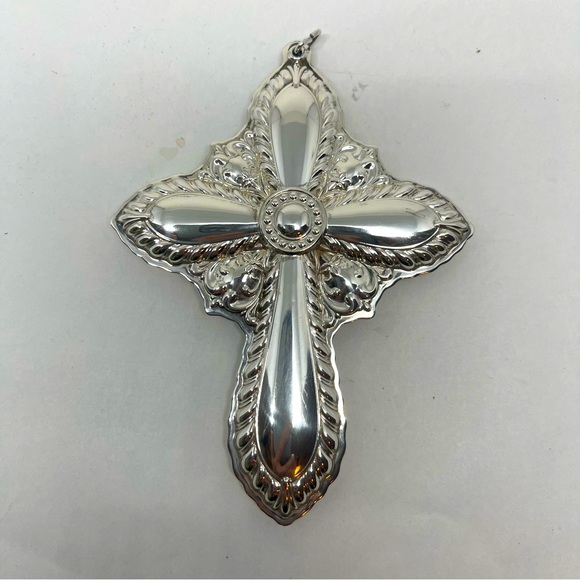 2011 Towle 19th Annual Sterling Silver Christmas Cross